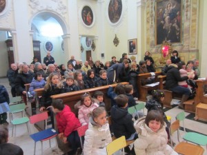 bambini e nonni in chiesa 2